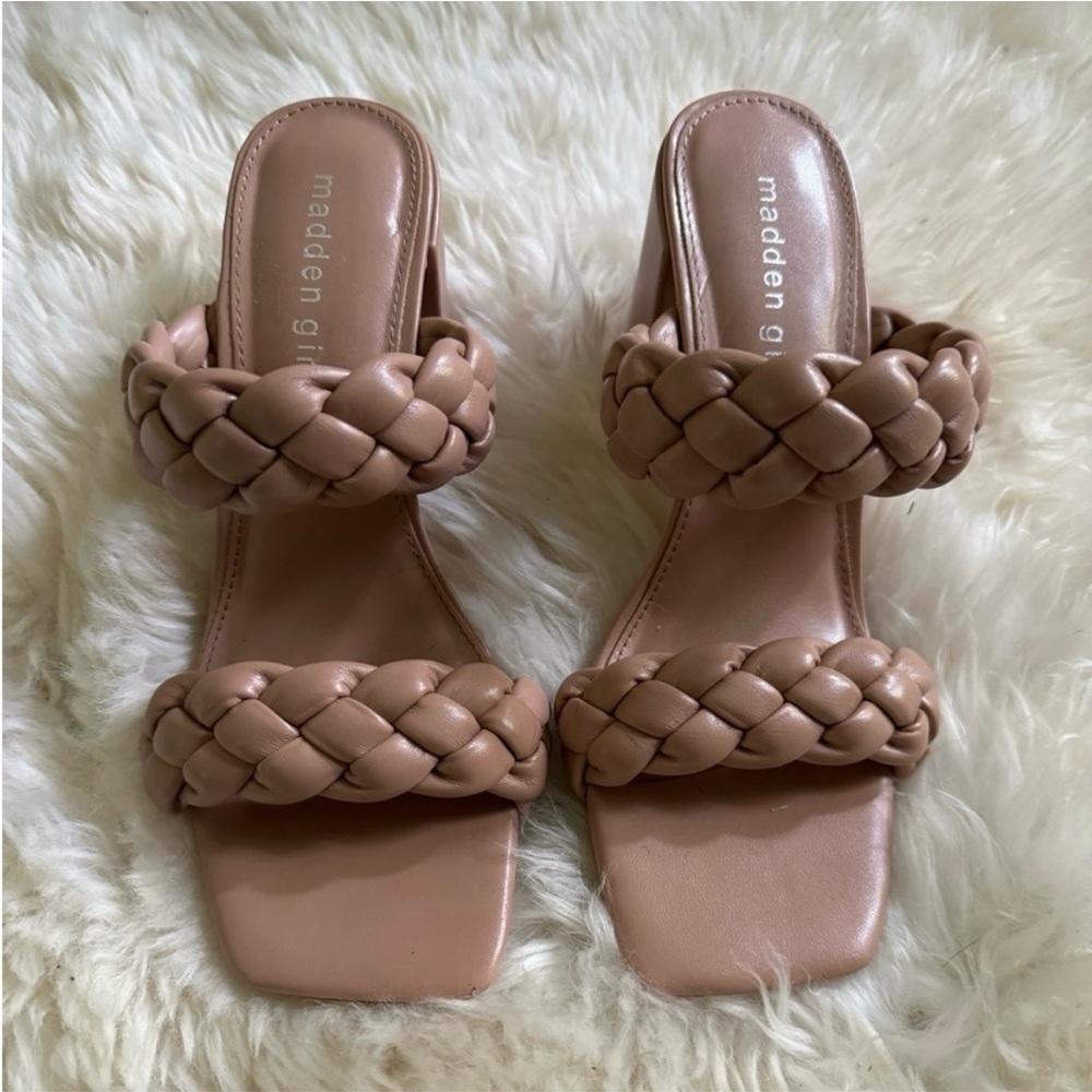 Steve Madden double braided strap sandal in beige 7.5